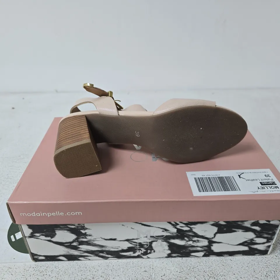 MODE IN PELLE MOLLIEY CAMEO LEATHER T BAR STACKED BLOCK SANDAL SIZE 39 BOXED