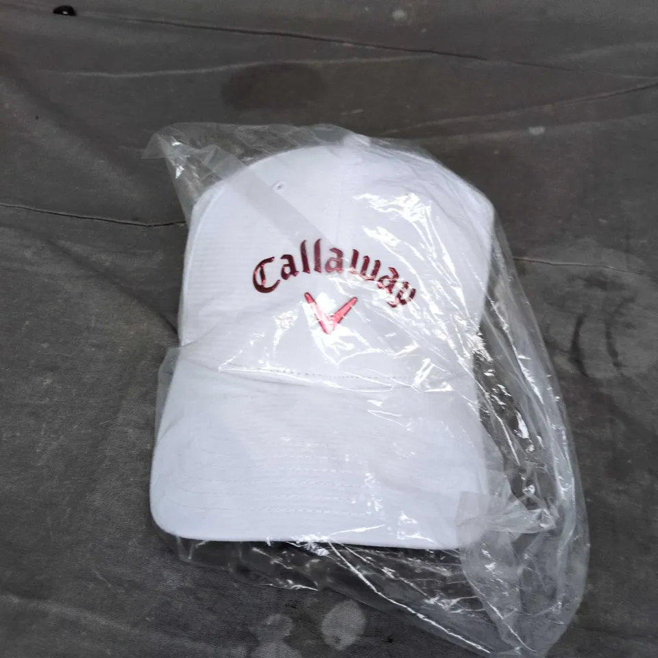CALLAWAY MENS LIQUID METAL CAP IN WHITE/CARDINAL ONE SIZE