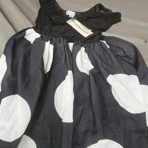 STYLECHEAT BLACK DRESS WITH WHITE POLKA DOT PATTERN – UK 10 