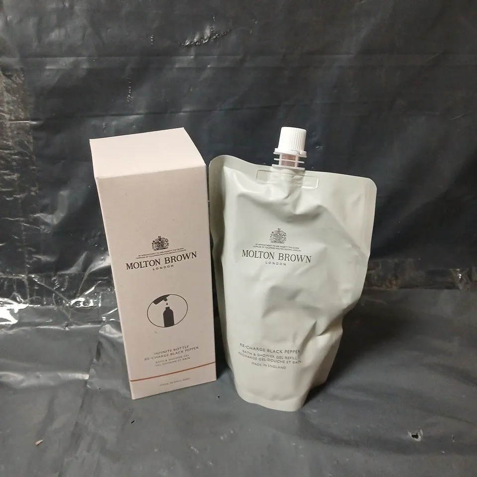 MOLTON BROWN INFINITE BOTTLE 400ML AND REFILL DUO (RE-CHARGE BLACK PEPPER)