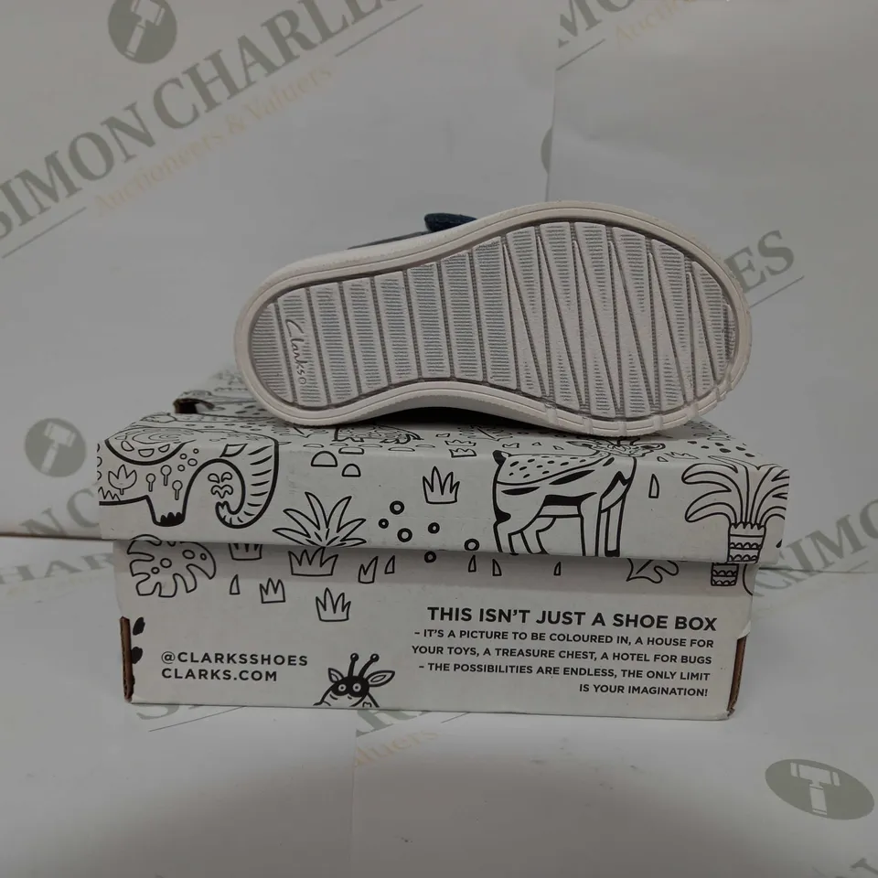 CLARKS NOVA EARLY T - UK 4 