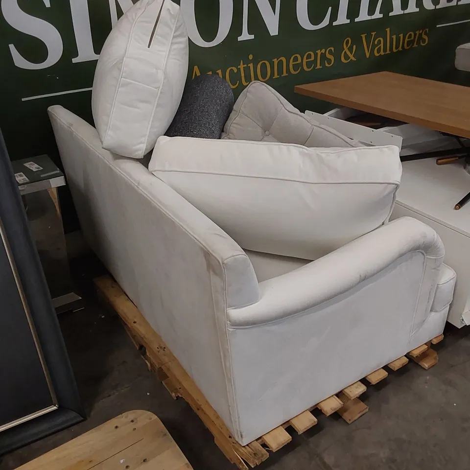 PALLET OF SOFA PARTS/CUSHIONS
