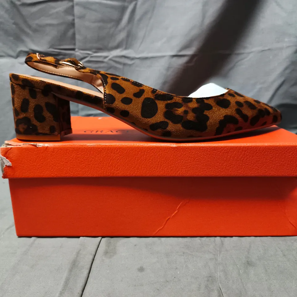 BOXED PAIR OF CASTAMERE POINTED TOE BLOCK HEEL SLINGBACK SHOES IN LEOPARD PRINT SIZE EU 42.5