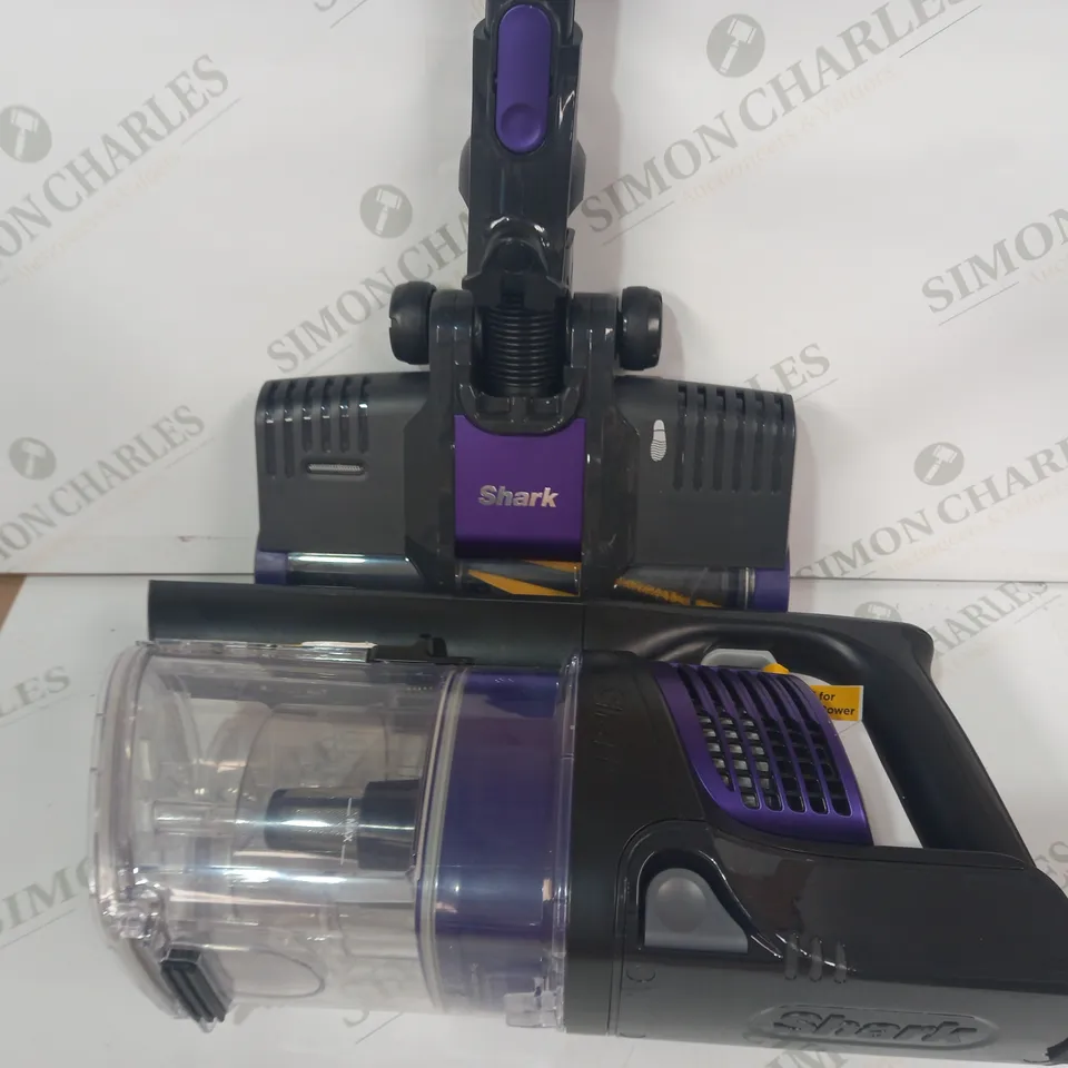 SHARK ANTI HAIR WRAP CORDLESS PET VACUUM CLEANER IZ202UKT RRP £379