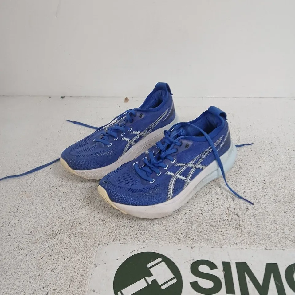 PAIR OF BLUE ASICS RUNNING TRAINERS UK 7