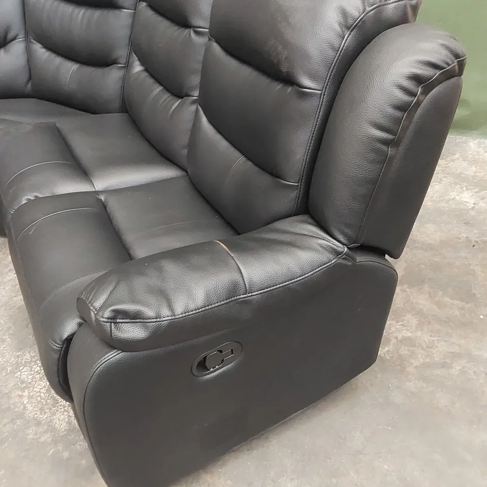 DESIGNER 5 SEATER CURVED LEATHER UPHOLSTERED MANUAL RECLINER SOFA - BLACK