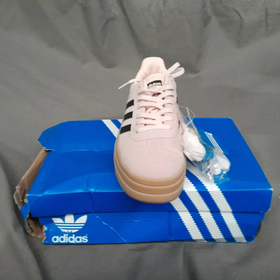 BOXED PAIR OF ADIDAS GAZELLE BOLD TRAINERS SIZE 4.5