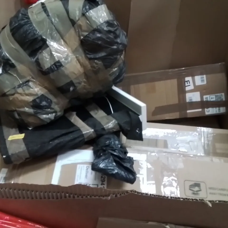 PALLET OF ASSORTED HOUSEHOLD GOODS AND PRODUCTS TO INCLUDE;VANITY MIRROR,FAN,PHOTO FRAME