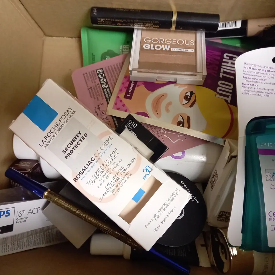 APPROXIMATELY 20 ASSORTED HEALTH AND BEAUTY PRODUCTS TO INCLUDE LOREAL OXYDANT CRÈME, GIVE ME CONDITIONER, ALOE EVER-SHIELD DEODORANT STICK 