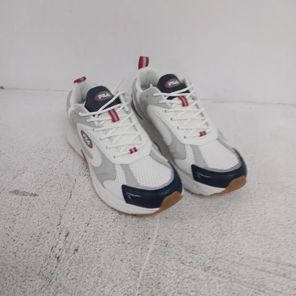 FILA WHITE, NAVY & RED TRAINERS – UK 7 (EU 41)