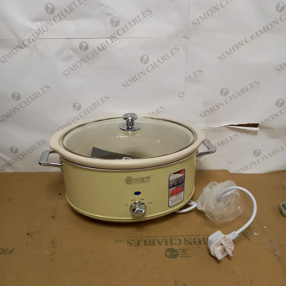 SWAN RETRO SLOW COOKER 6.5L