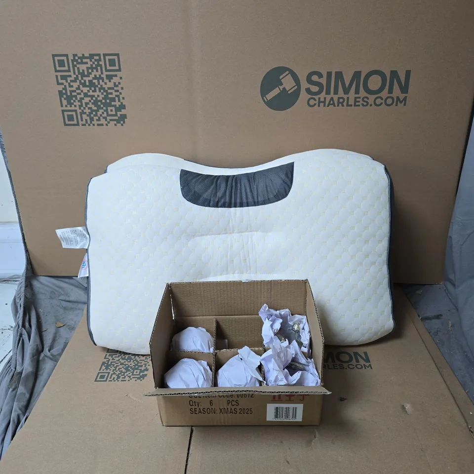 CAGE OF APPROXIMATELY 10 X ASSORTED HOUSEHOLD ITEMS TO INCLUDE PILLOWS, CHRISTMAS BAUBLES ETC