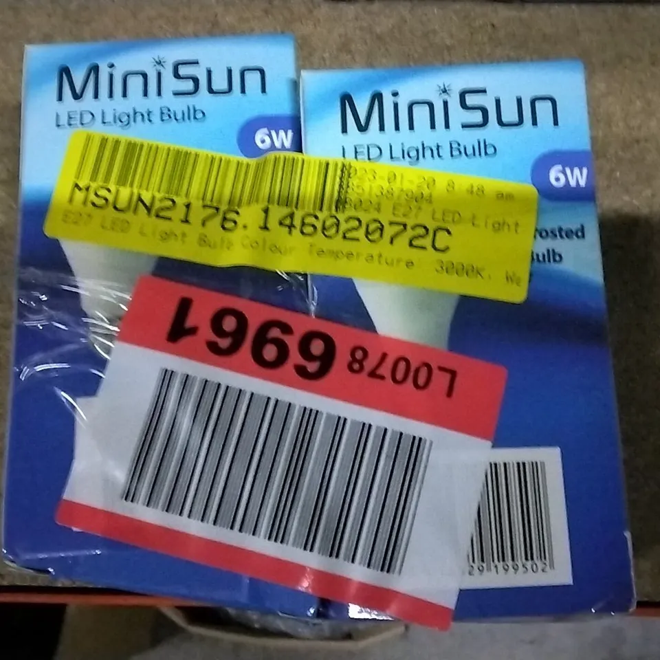 2 × E27 LIGHT BULB