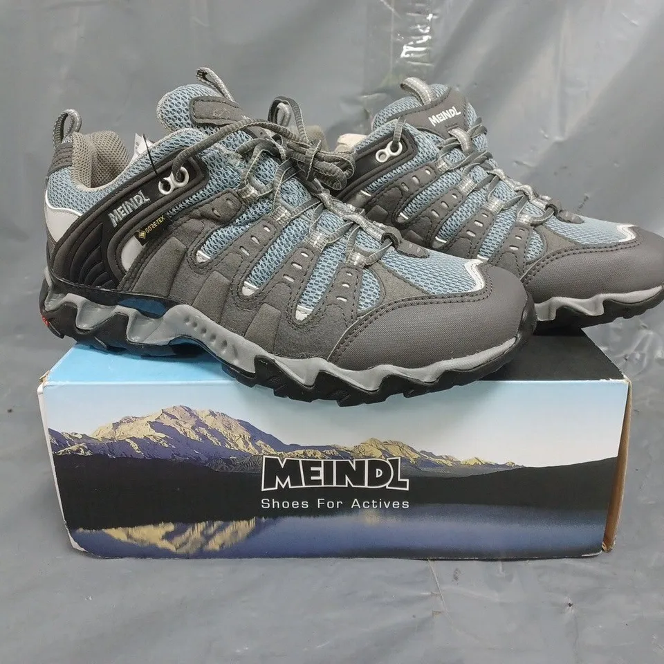 BOXED PAIR OF MEINDL RESPOND LADY GTX SHOES IN GRAPHITE/SKY SIZE UK 5