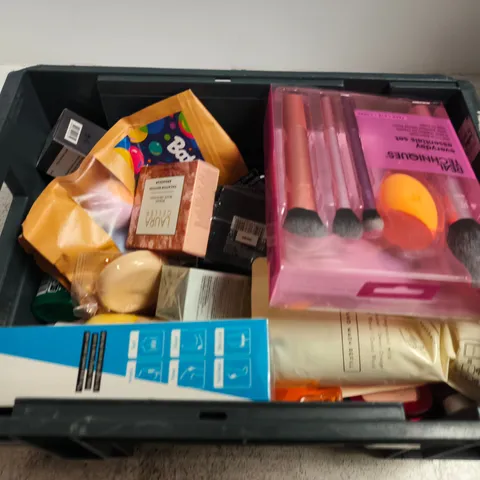 APPROXIMATELY 15 ASSORTED HEALTH & BEAUTY PRODUCTS
