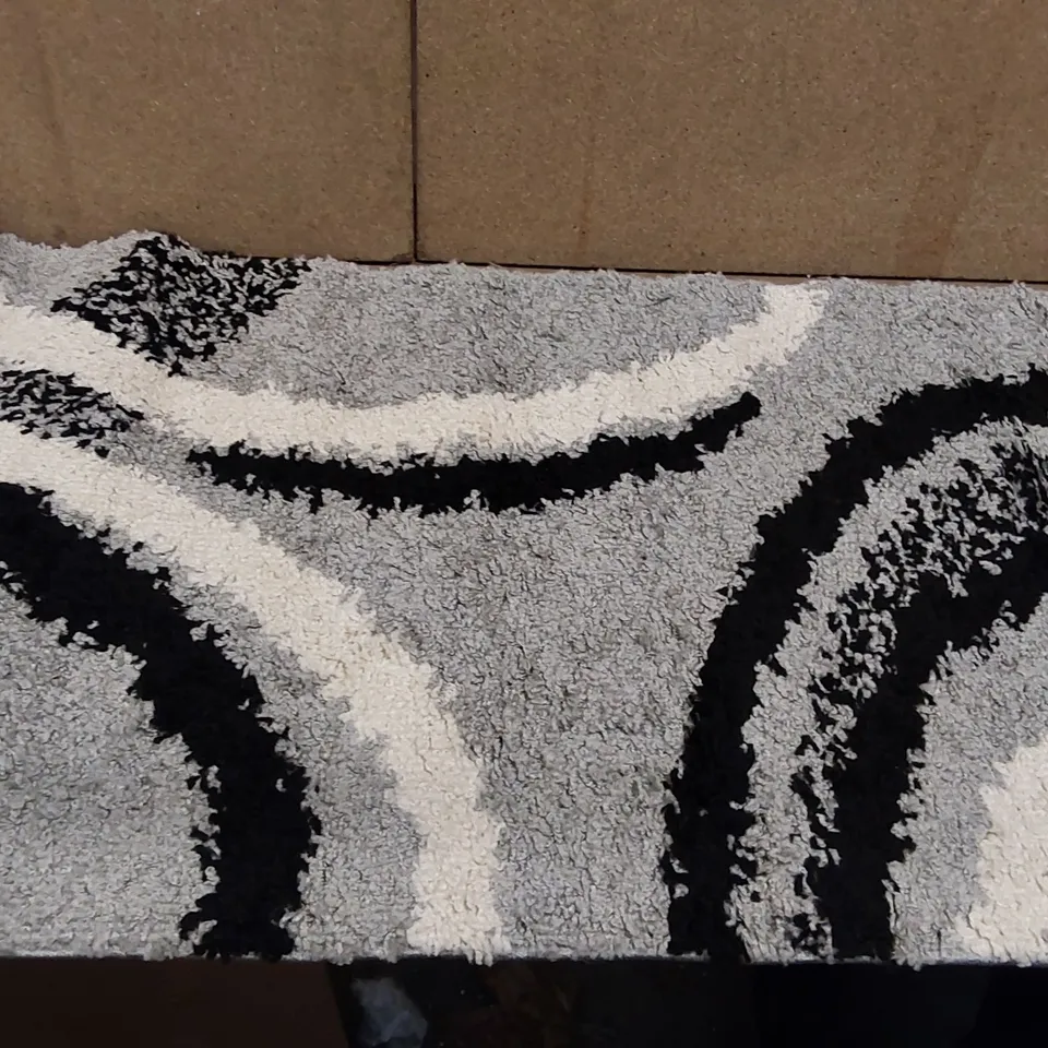 BRAND NEW PACO MANGO 301 AREA RUG IN GREY (70X140CM)