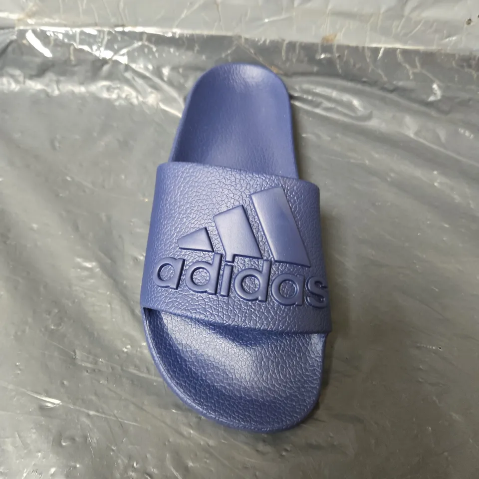 UNBOXED PAIR OF ADIDAS ADILETTE AQUA SLIDES IN NAVY - UK 6