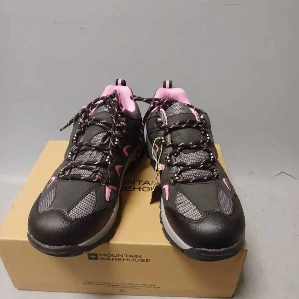 BOXED PAIR OF MOUNTAIN WAREHOUSE ISODRY TRAINERS - 8