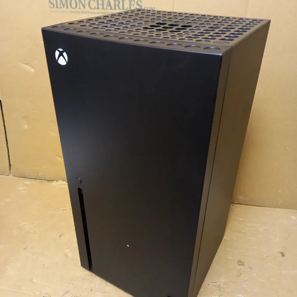 XBOX SERIES X REPLICA MINI FRIDGE THERMOELECTRIC COOLER 1.5:1