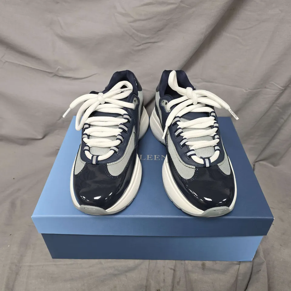 BOXED PAIR OF CLEENS PODIUM TRAINERS IN INDIGO - UK 7.5