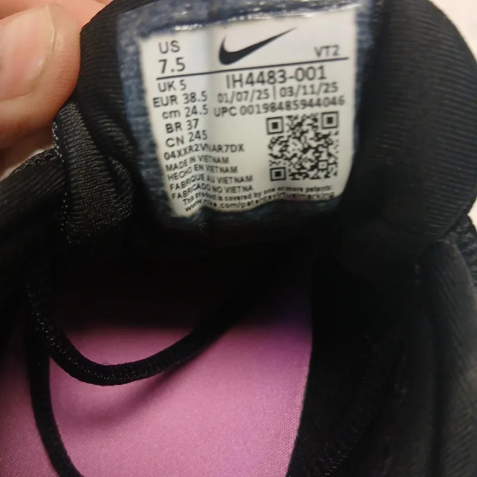 NIKE VAPORMAX FLYKNIT RUNNING SHOES – BLACK WITH PINK, UK 5 (US 7.5)