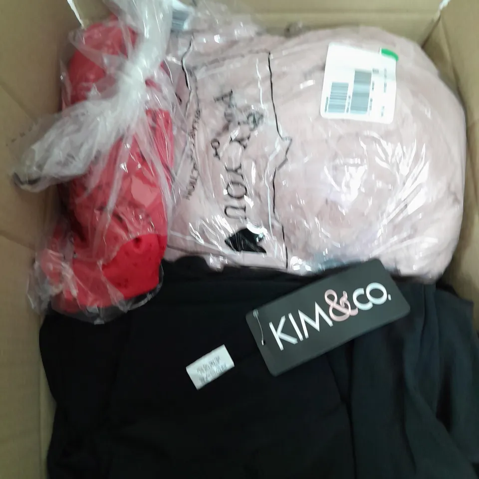 A BOX OF 10 ITEMS TO INCLUDE A BLACK JUMPER A BLACK PAIR OF KIM&CO. TROUSERS 