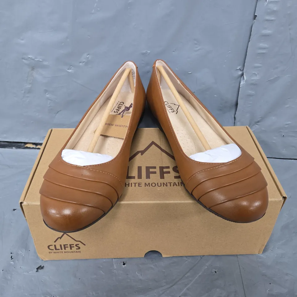 BOXED PAIR OF CLIFFS CLARA WIDE WIDTH SLIP ON SHOES IN BROWN - SIZE 9