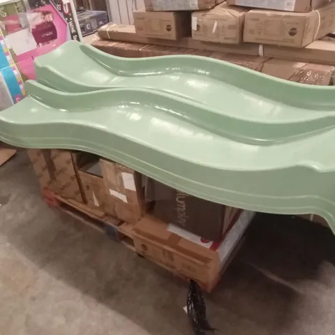 PALLET OF ASSORTED PLUM OUTDOOR PLAY PARTS AND PIECES