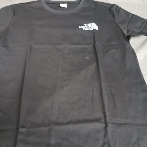 THE NORTH FACE T-SHIRT SIZE MEDIUM