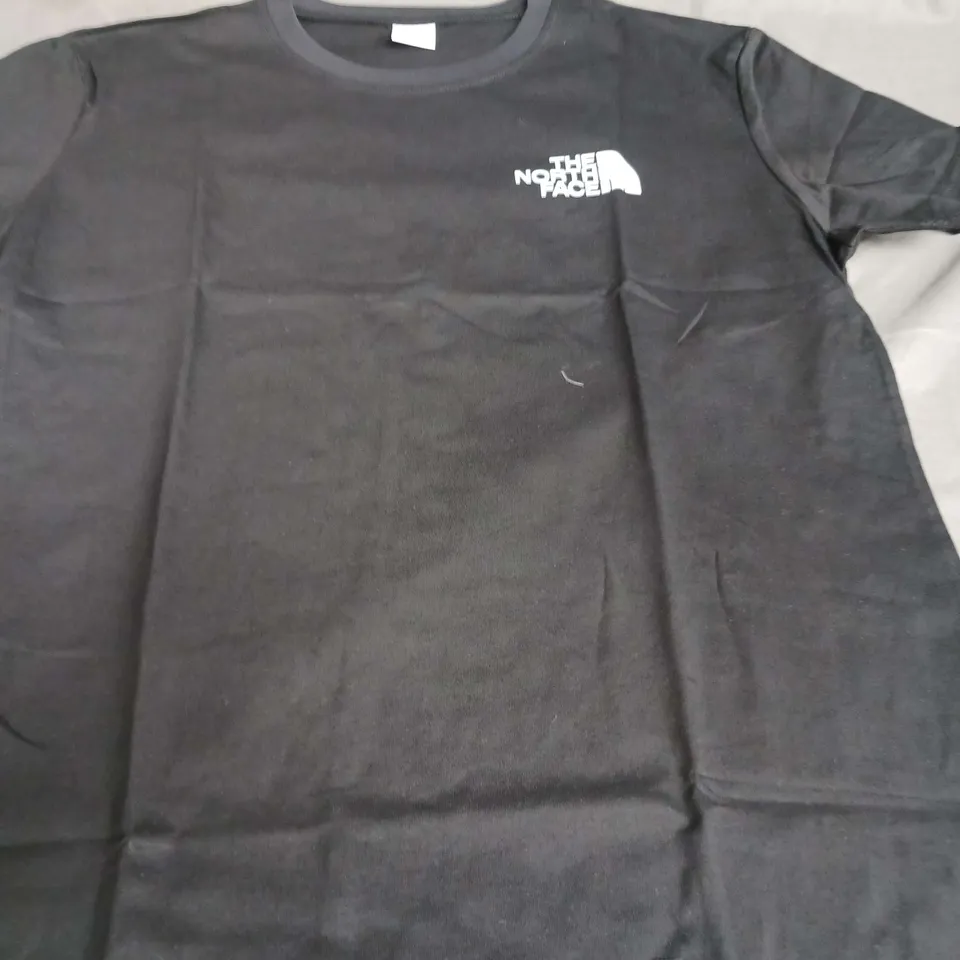 THE NORTH FACE T-SHIRT SIZE MEDIUM