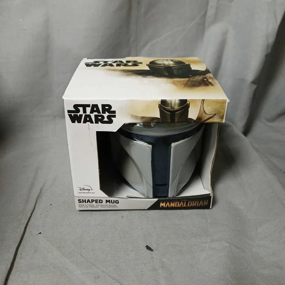 STAR WARS MANDALORIAN SHAPED MUG – BOXED