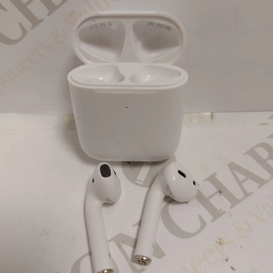 APPLE AIRPODS - 2ND GENERATION
