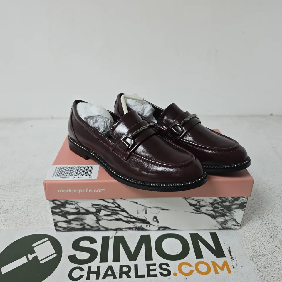 MODA IN PELLE KINZEY LOAFER SIZE 4 BOXED