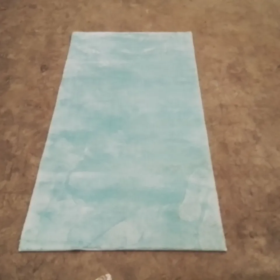 QUALITY DESIGNER AREA RUG - APPROXIMATELY 160X90CM