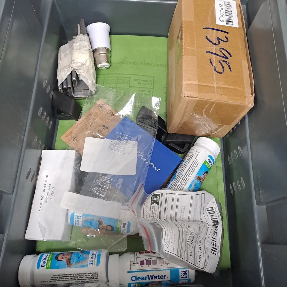APPROXIMATELY 15 HOUSEHOLD ITEMS TO INCLUDE LEAF LAUNDRY DETERGENT SHEETS, YASS SEA BREEZE SCENT BOOSTERS, COOL CATS MAGNETIC BOOKMARKS, ETC