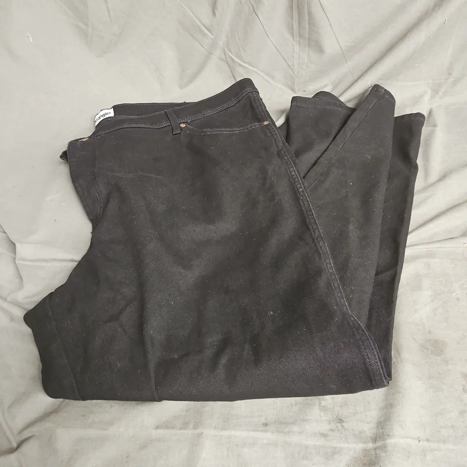 WRANGLER TEXAS 821 AUTHENTIC STRAIGHT JEANS IN BLACK OVERDYE SIZE 50/32