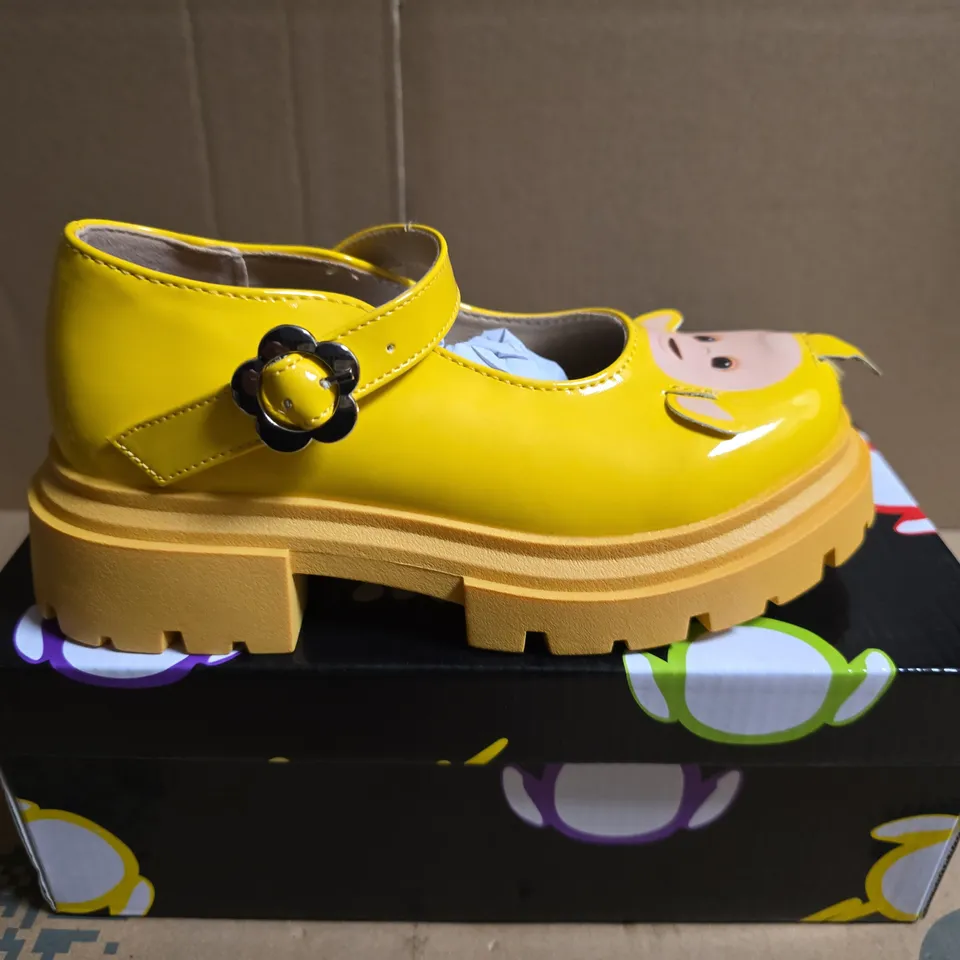 BOXED PAIR OF KOI LA LA TELETUBBIES KIDZ MARY JANES - YELLOW - UK SIZE 12