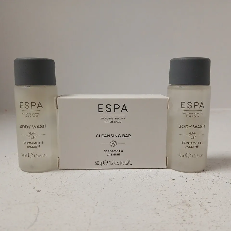APPROXIMATELY 20 ASSORTED COSMETIC ITEMS INCLUDING VARIOUS MAKES AND BRANDS - COLLECTION ONLY