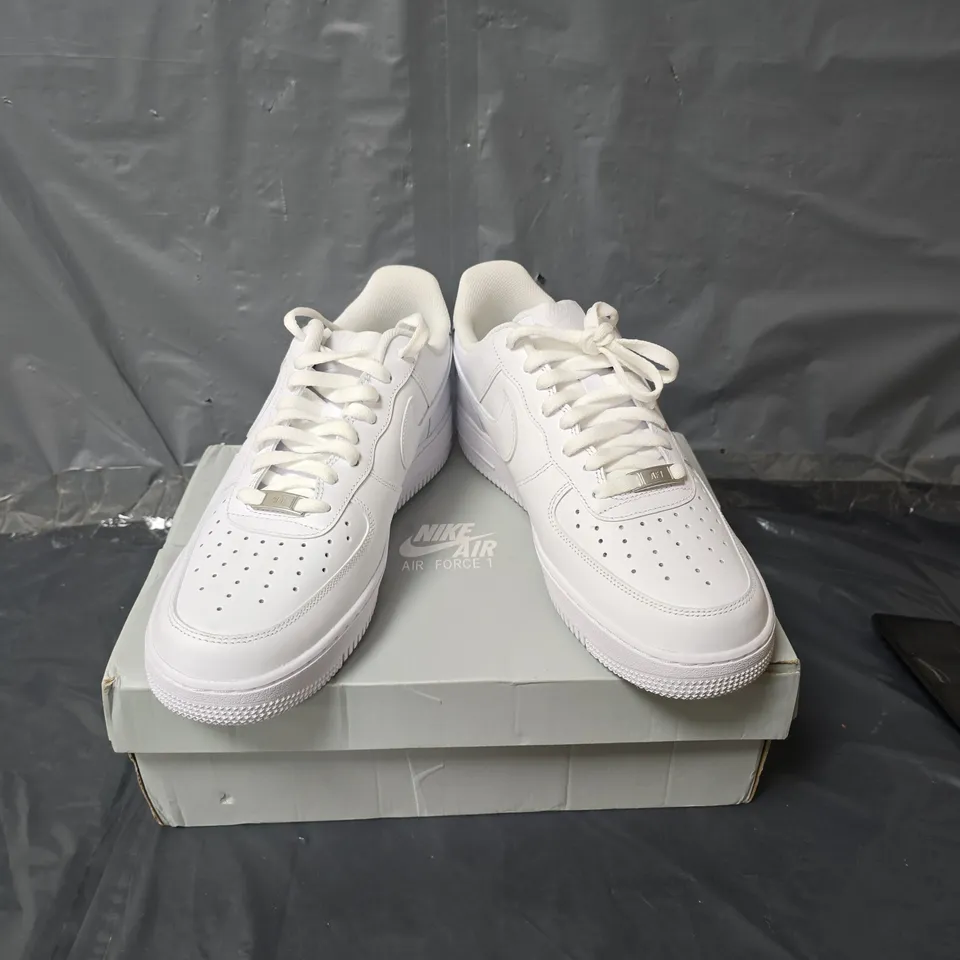 NIKE AIR FORCE 1 LACE UP TRAINERS - WHITE - SIZE 9.5