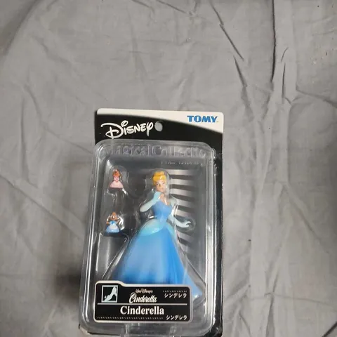 DISNEY CINDERELLA FIGURE – TOMY DISNEY MAGICAL COLLECTION 
