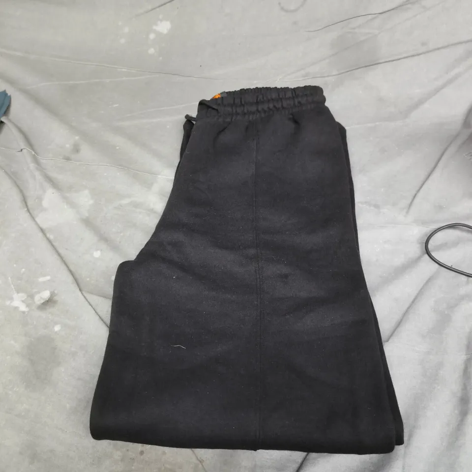 RISING BLACK JOGGERS – SIZE L/XL