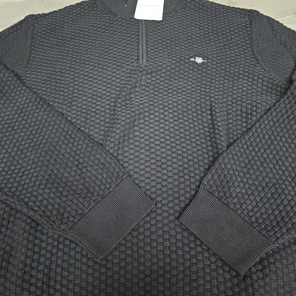 GANT COTTON TEXTURE HALFZIP - SIZE XXL