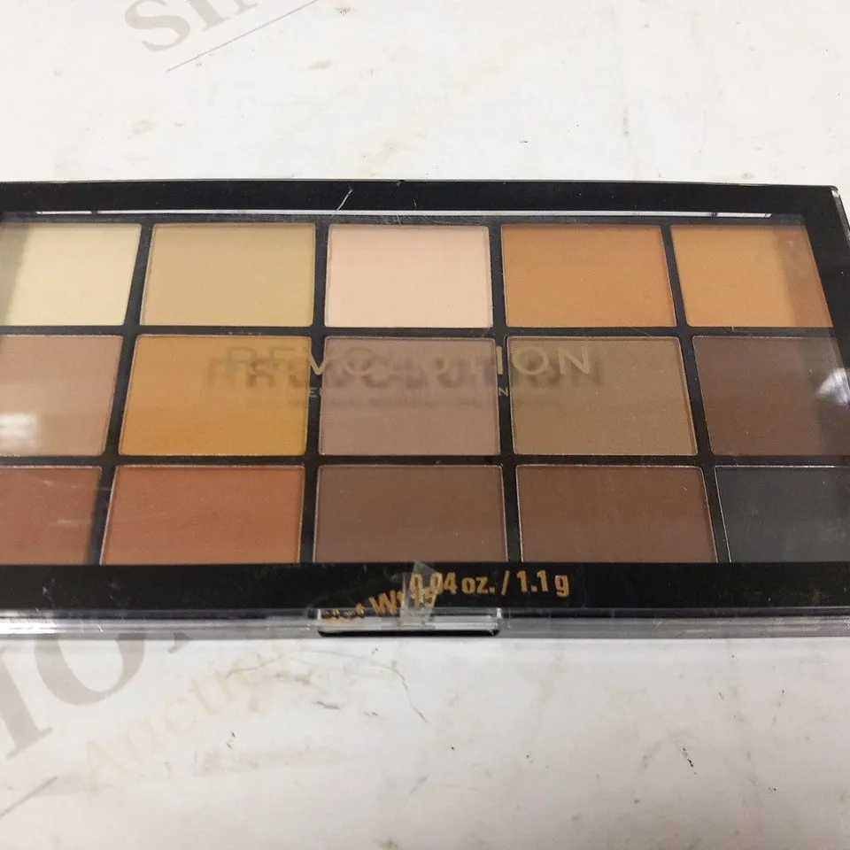 APPROXIMATELY 8 REVOLUTION MAKEUP REVOLUTION LONDON RE-LOADED BASIC MATTES