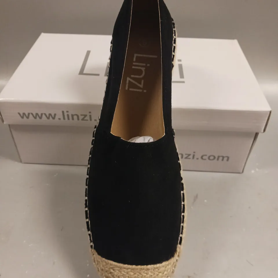 LOT OF 12 BOXED PAIRS OF LINZI MARGOT BLACK SHOES - VARIOUS SIZES