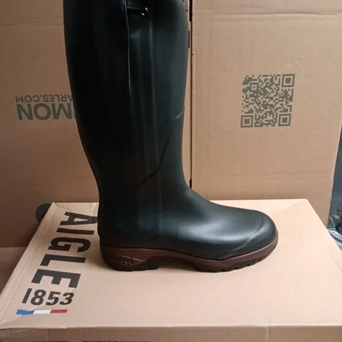 BOXED PAIR OF AIGLE PARCOURS 2 RUBBER WELLINGTON BOOTS - 11