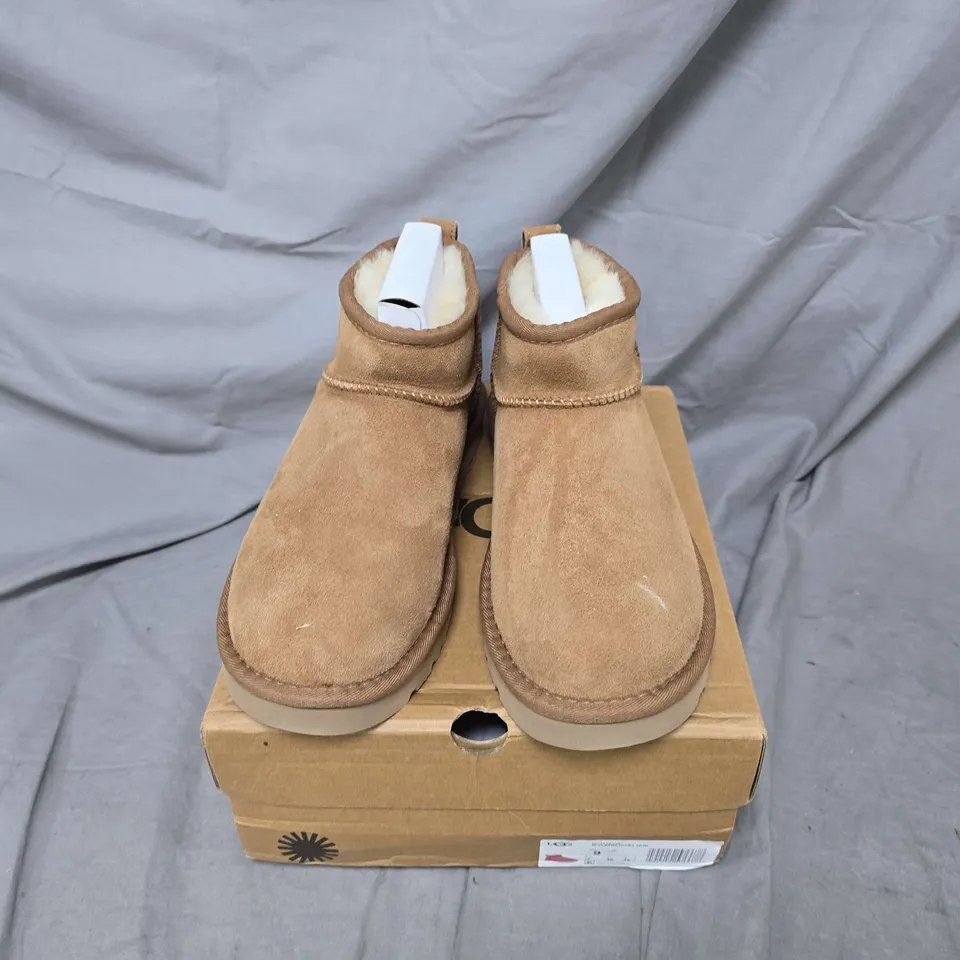 BOXED PAIR OF UGGS WOMENS CLASSIC UITRA MINIS IN SAND - UK 7