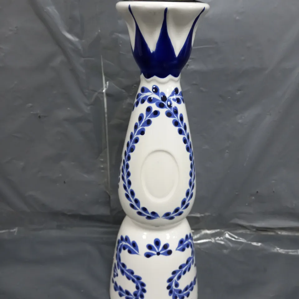 CLASE AZUL REPOSADO TEQUILA BLUE AND WHITE - EMPTY BOTTLE 