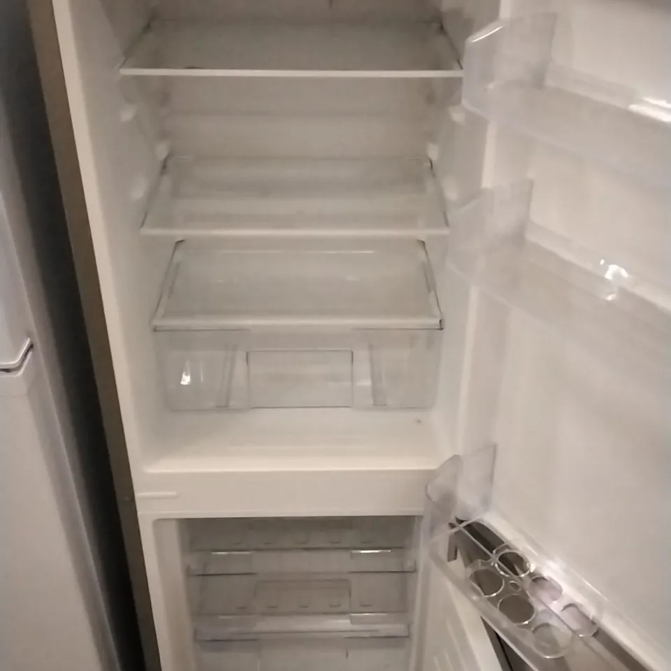 SWAN SR15880S 50CM WIDE 146CM HIGH FREESTANDING LOW-FROST FRIDGE FREEZER SILVER