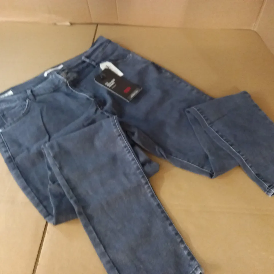 LEVIS 721 HIGH RISE SKINNY JEANS - 16 L/W