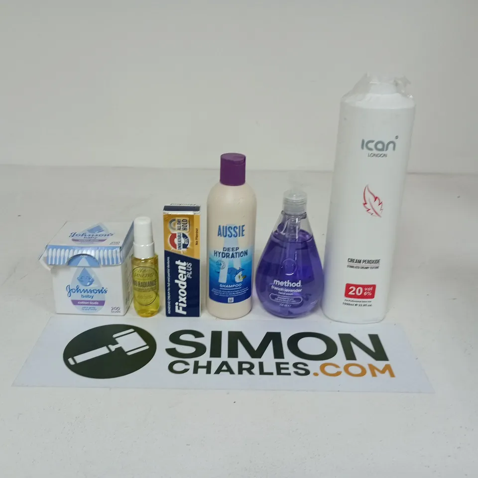 APPROXIMATEY 20 ASSORTED HEALTH AND BEAUTY PRODUCTS TO INCLUDE - JOHNSON'S BABY COTTON BUDS - FIXODENT PLUS AND METHOD HAND WASH